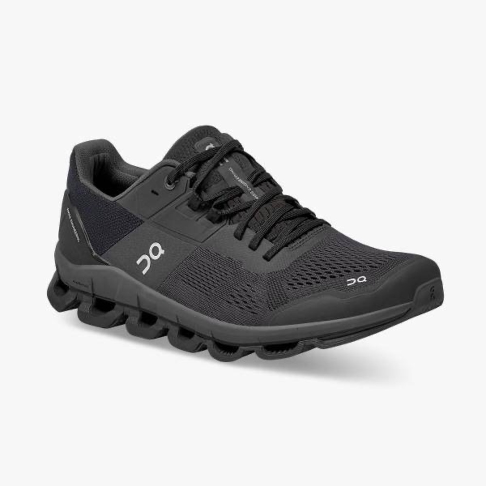 Mens ON Cloudace V2 size 9.5 in great condition!